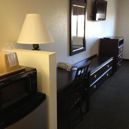 Howard Johnson By Wyndham Lubbock Tx Εξωτερικό φωτογραφία