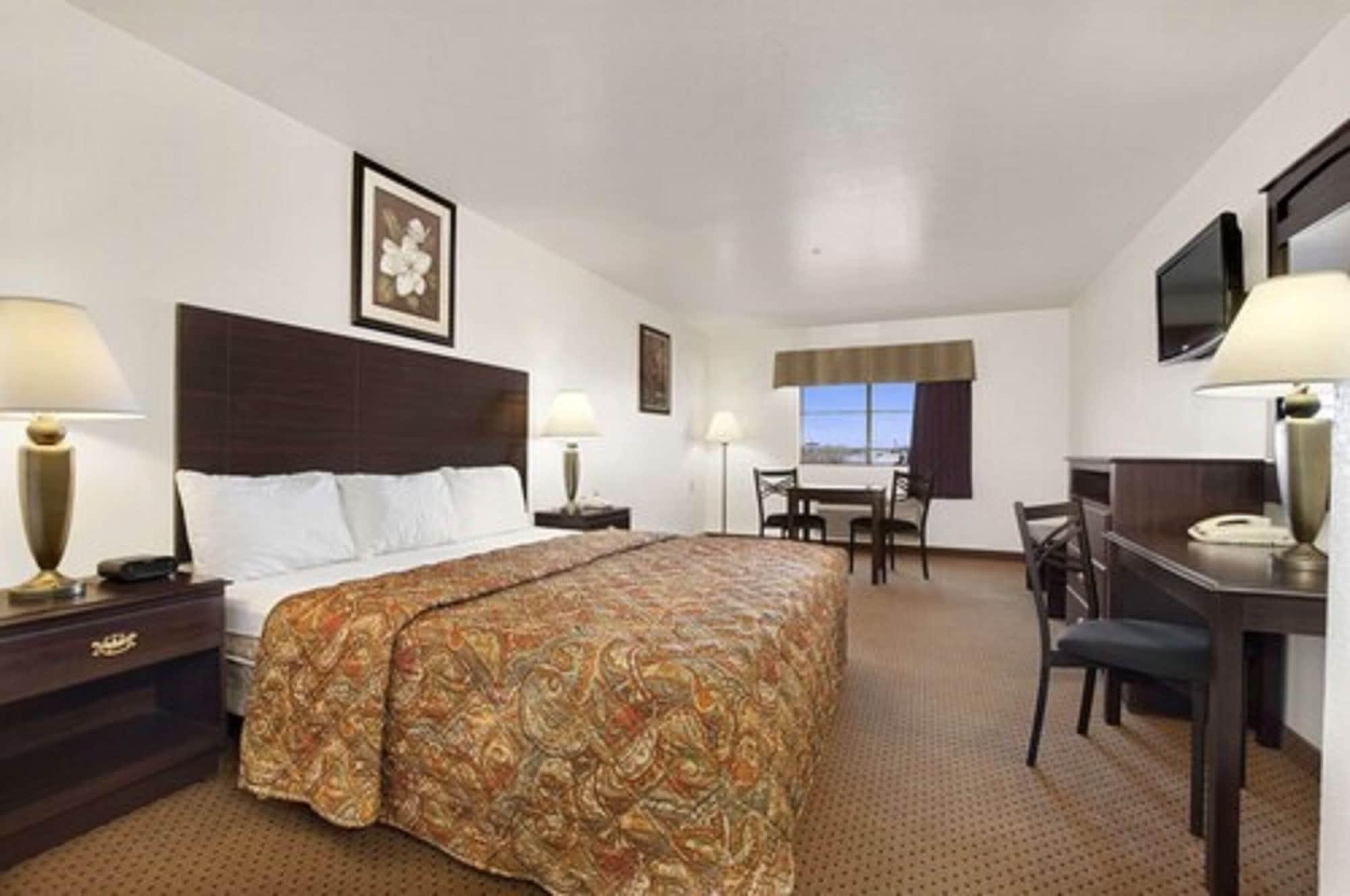 Howard Johnson By Wyndham Lubbock Tx Εξωτερικό φωτογραφία