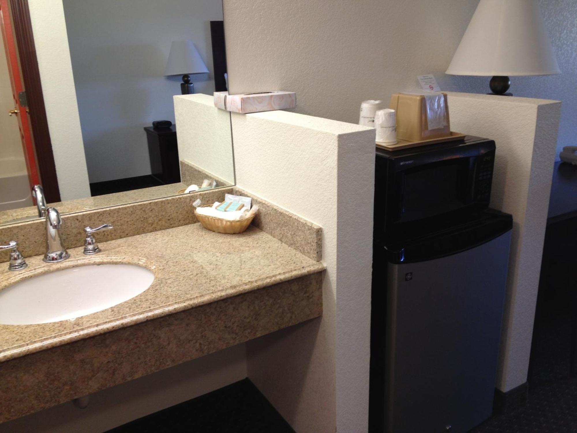 Howard Johnson By Wyndham Lubbock Tx Εξωτερικό φωτογραφία