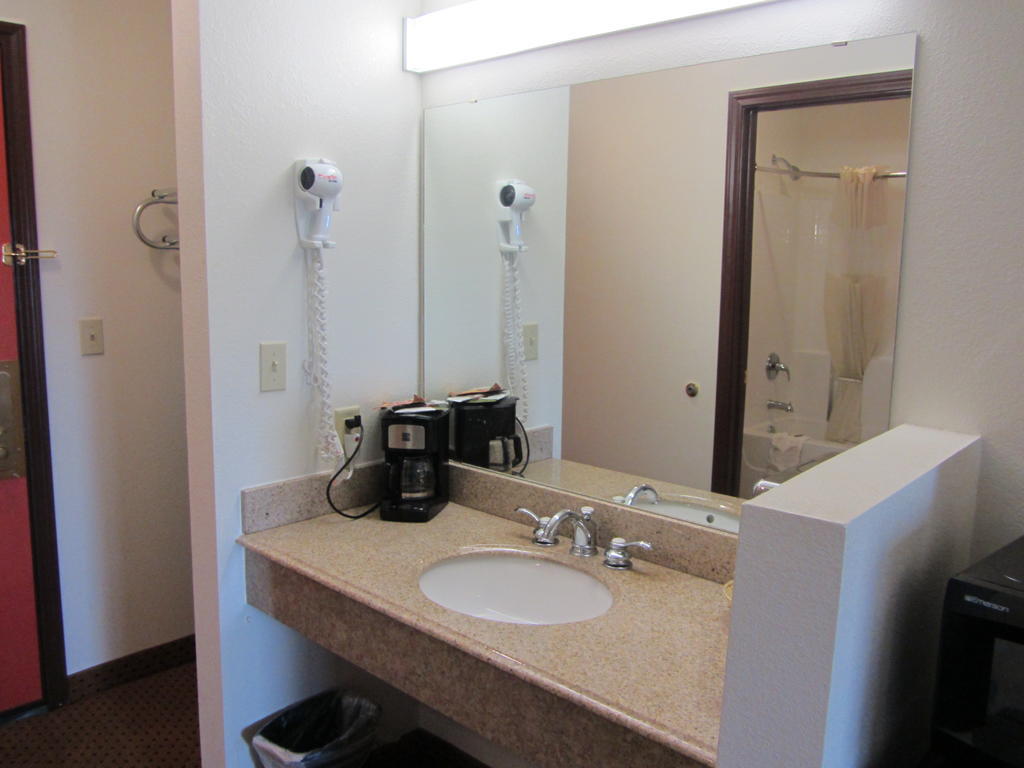 Howard Johnson By Wyndham Lubbock Tx Εξωτερικό φωτογραφία