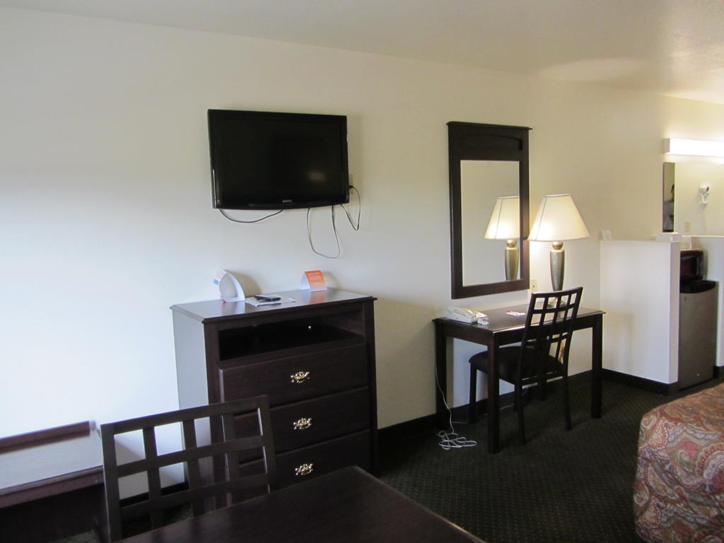 Howard Johnson By Wyndham Lubbock Tx Εξωτερικό φωτογραφία